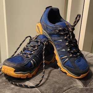 Columbia Charter Oak men's sz 8 / women's sz 9.5 waterproof hiking shoes
